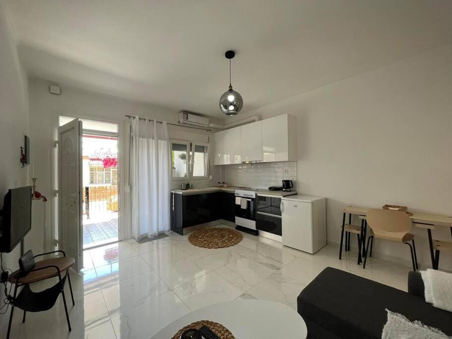 House In Diavata, Thessaloniki, Greece Apartment Luaran gambar